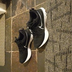 Nike react infinity flyknit Runners Running Black Sneakers